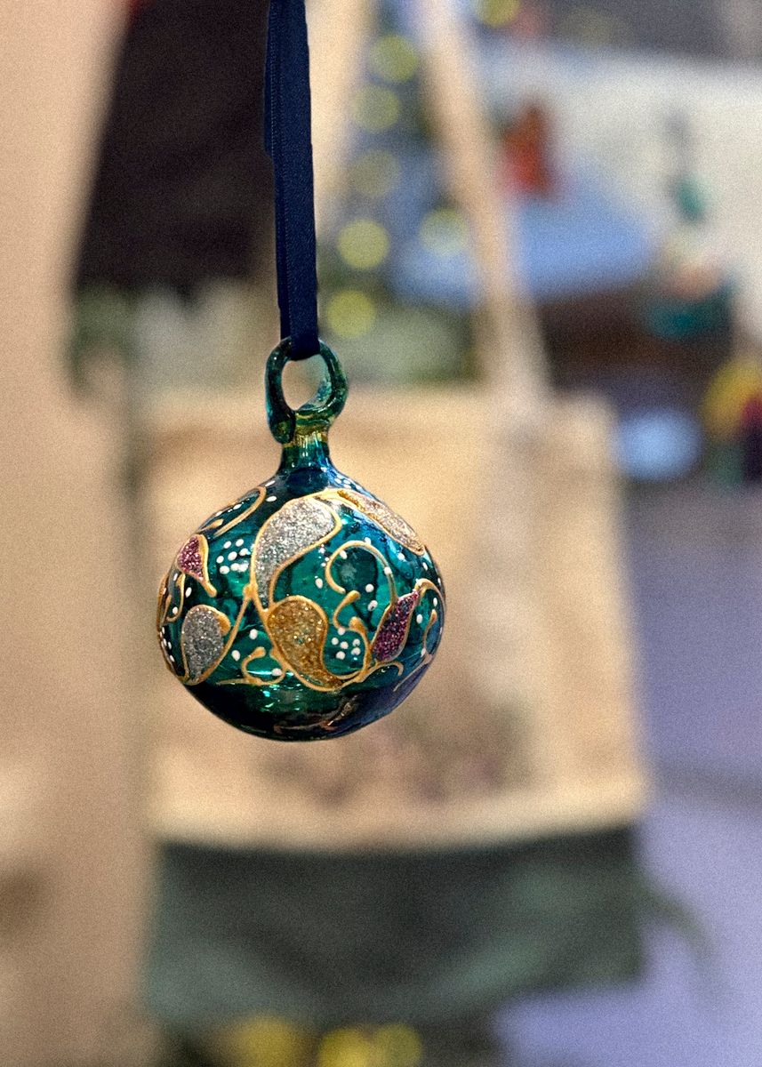 Liten malt glasskule, grønn