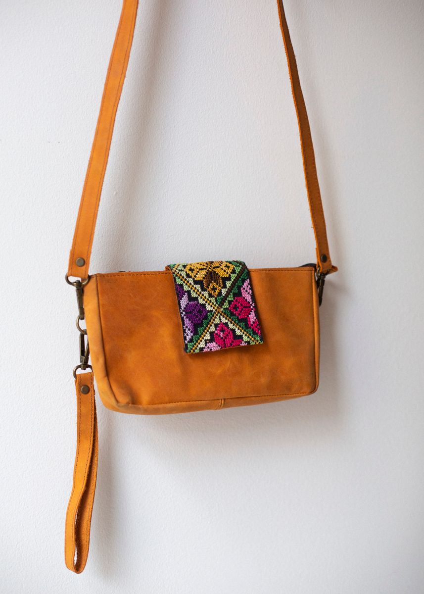 Liten brodert skinnveske, lysebrun